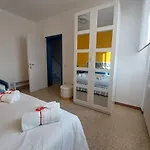 Domus Libeccio 57 בית נופש *
